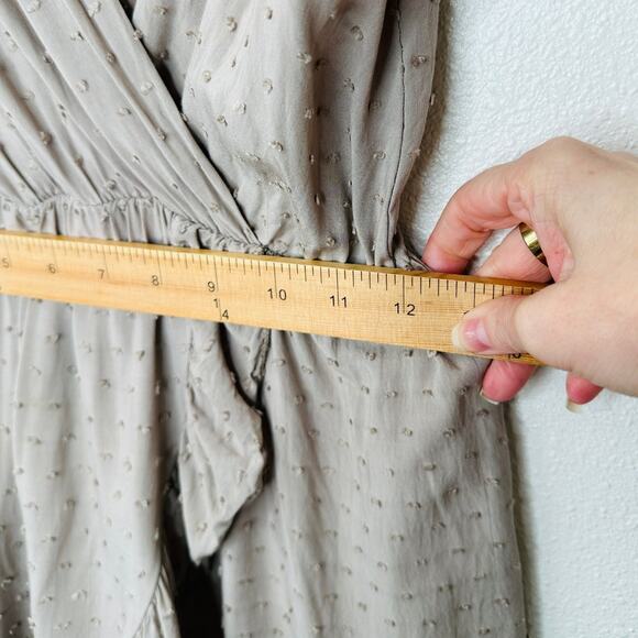 Alice Rinaldi Taupe Tonal Polka Dot Short Sleeve Faux Wrap Ruffle Dress M - Picture 12 of 13